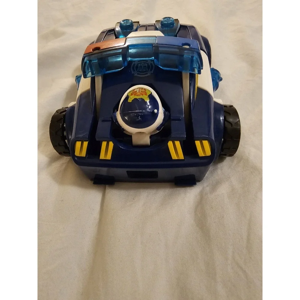 Playskool Heroes Rescue Bots Chase the Police-Bot Transformer Figure Used‎